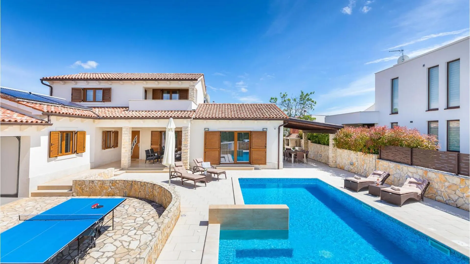 Nice Home In Sveti Kirin With Jacuzzi Juršići Nyaraló
