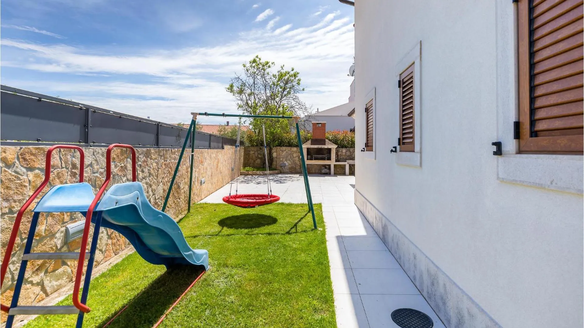 Nice Home In Sveti Kirin With Jacuzzi Juršići Nyaraló