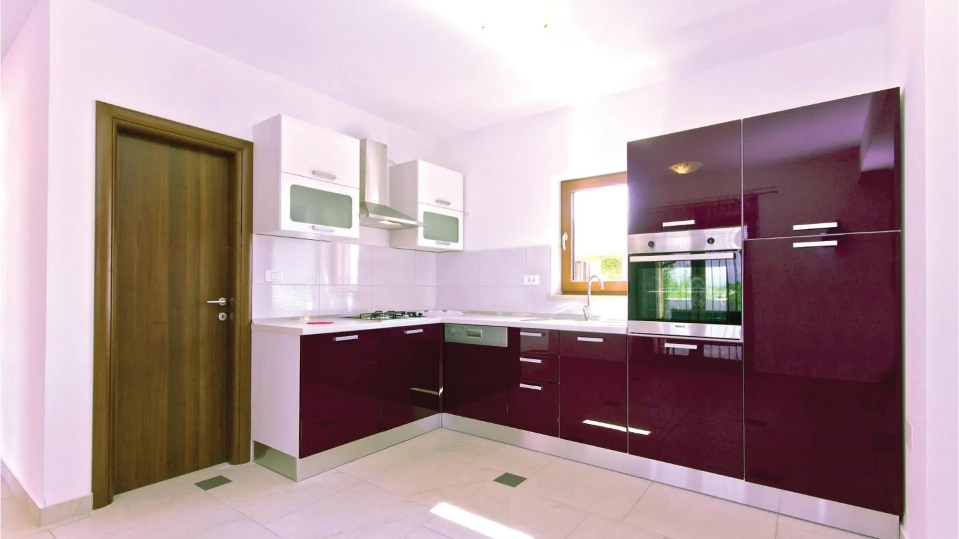 Nice Home In Sveti Kirin With Jacuzzi Juršići Nyaraló