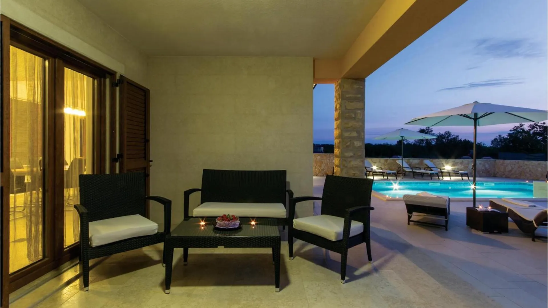 Nice Home In Sveti Kirin With Jacuzzi Juršići Horvátország