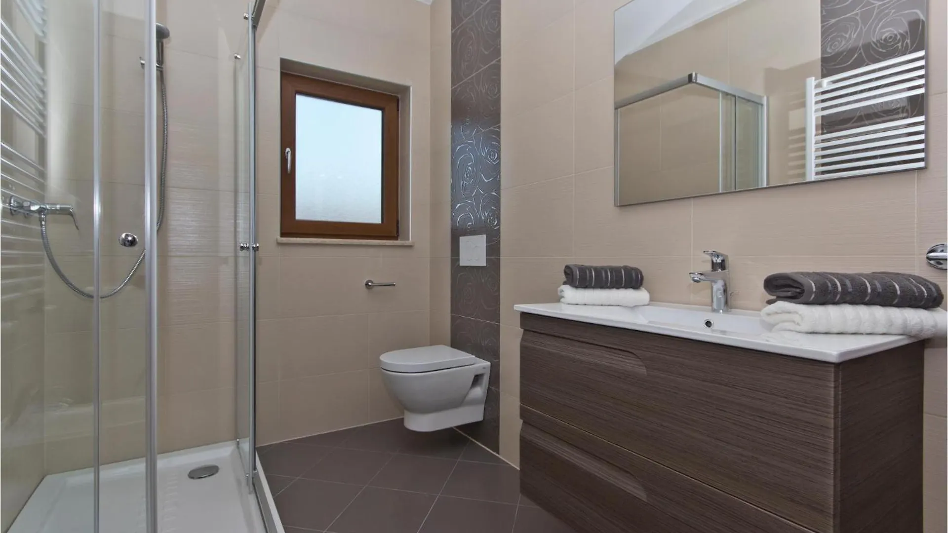 Nice Home In Sveti Kirin With Jacuzzi Juršići